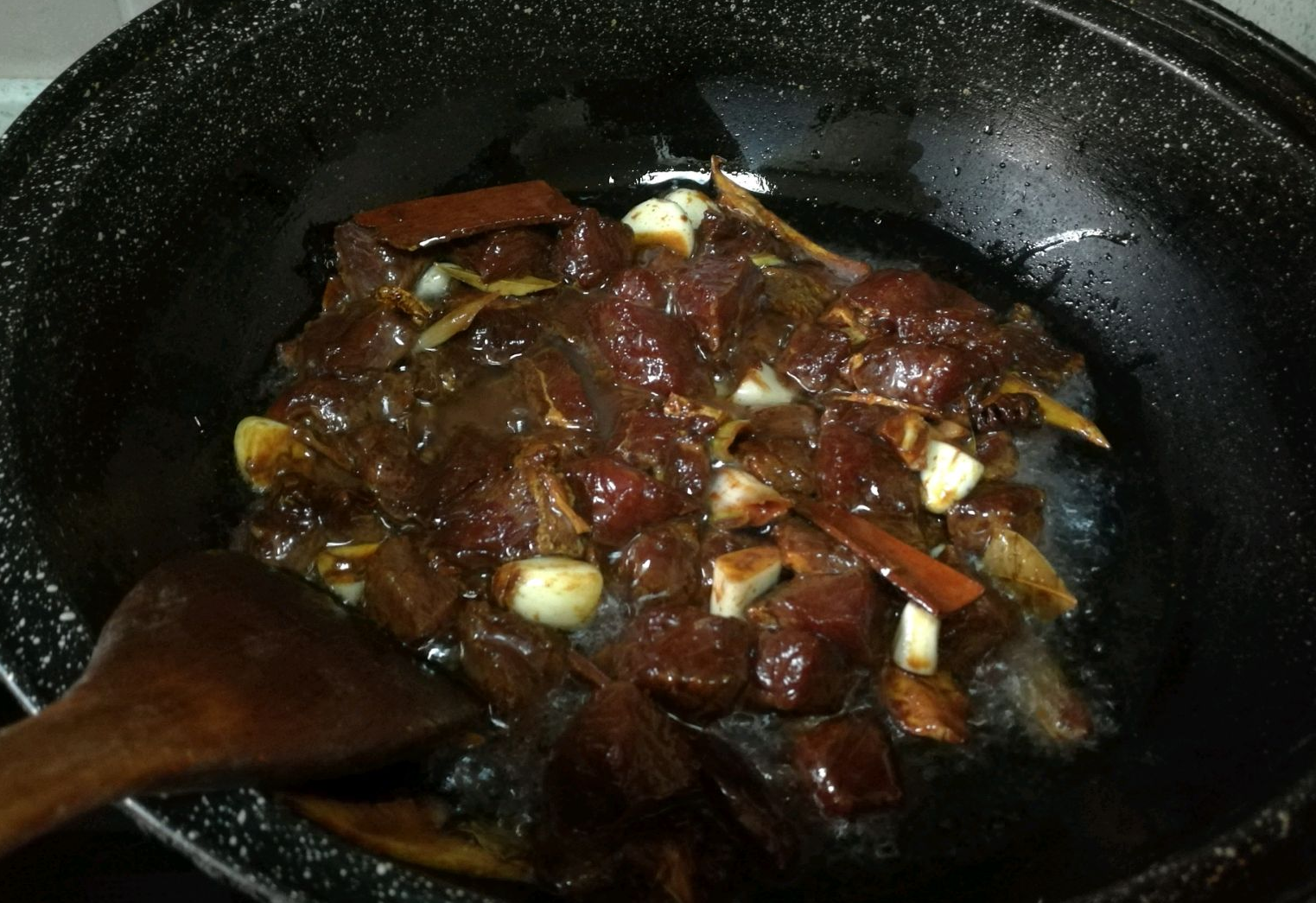 Sear beef in pan with seasonings, let settle without stirring for optimal shape.