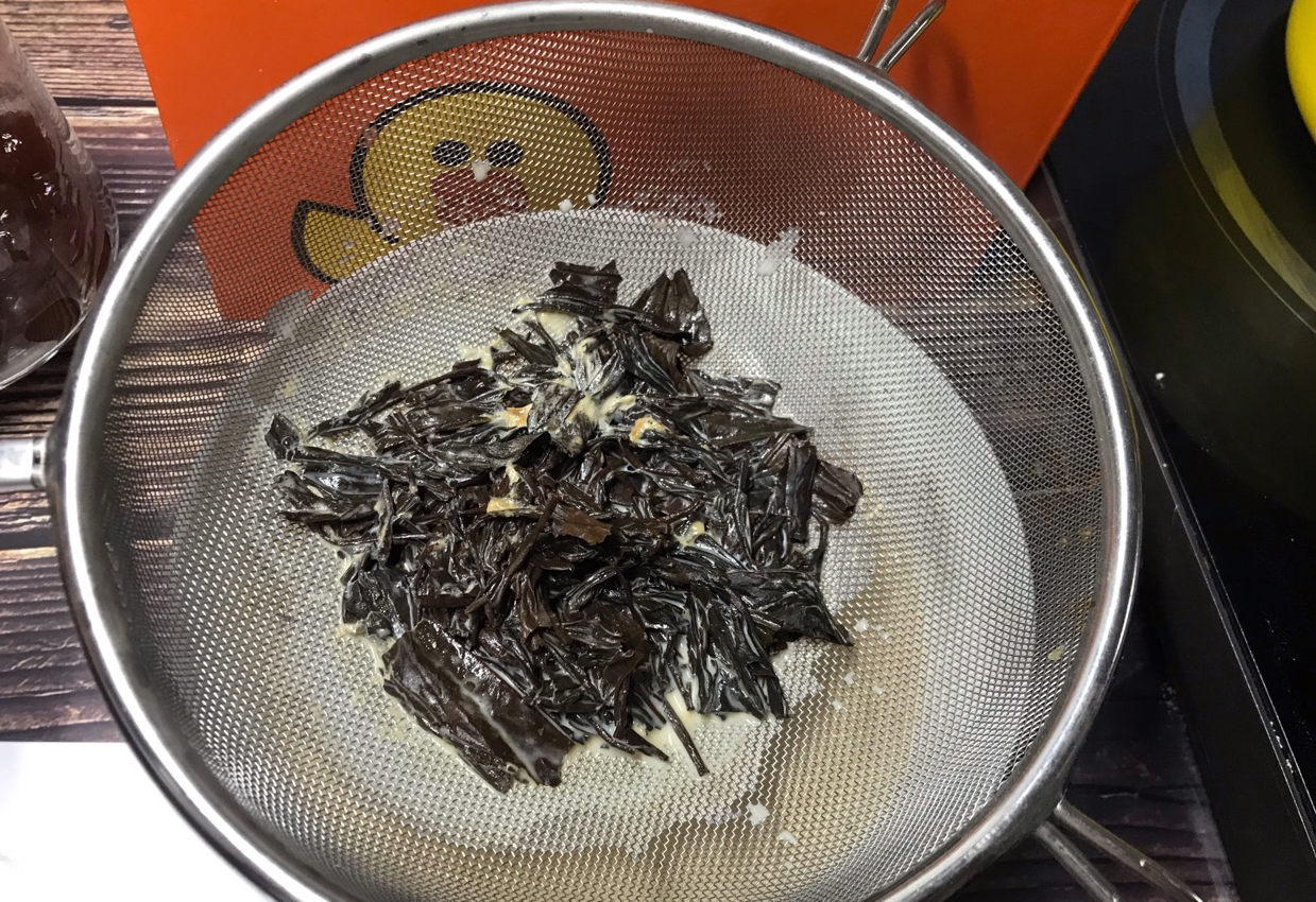 Instructions for making black tea with milk: Simmer water and tea, then add milk and sugar. Strain.