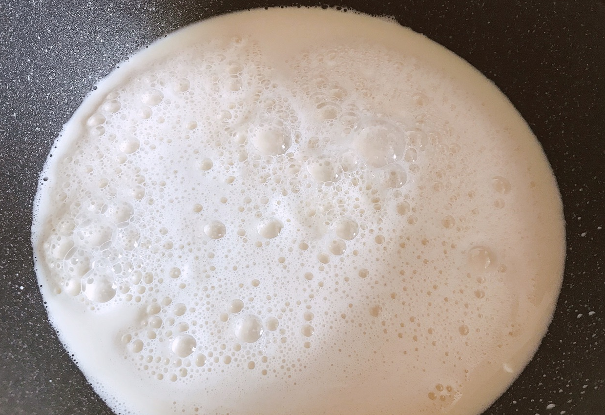 Boil soy milk in pan for 6-10 min, stirring constantly to prevent overflow/sticking.