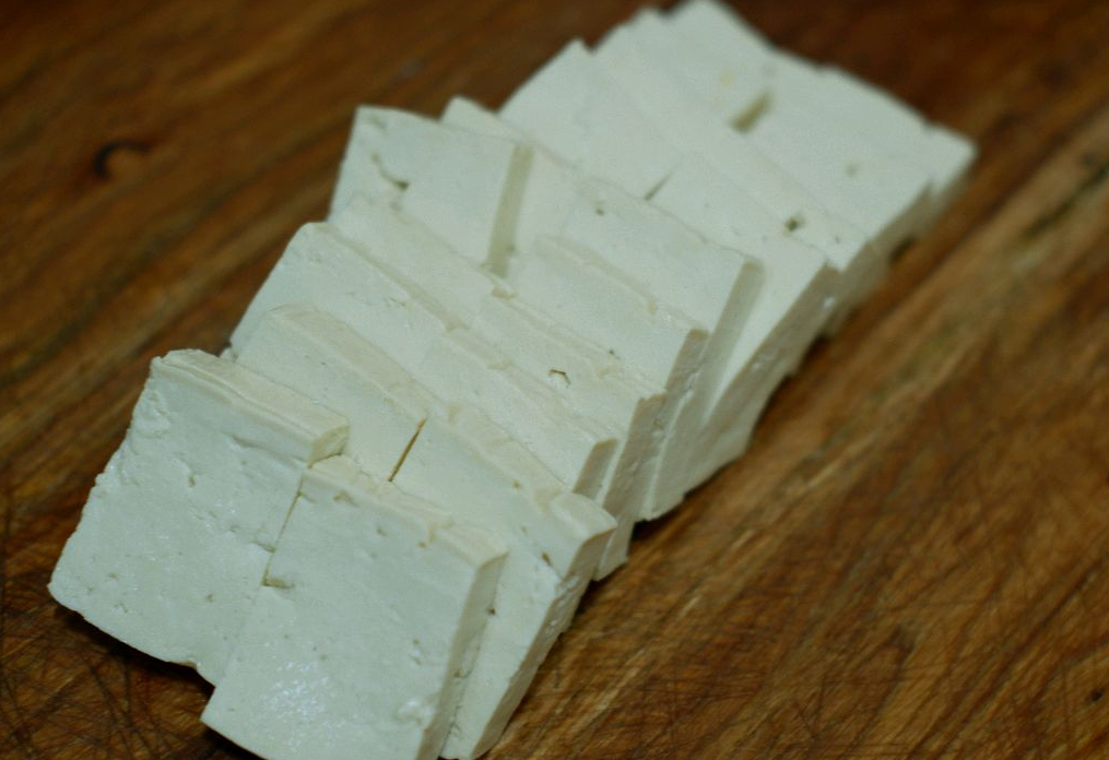 Slice tofu into 0.5 cm pieces for even size.