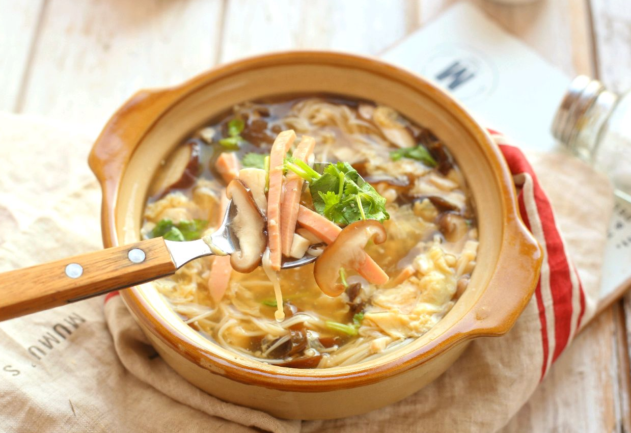 Recipe for hot and sour soup: Maintain high heat, let mixture boil, and remove from stove when ready.