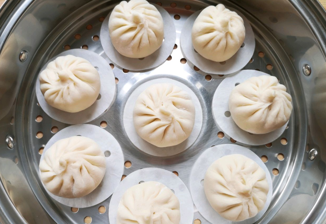 Tip to steam buns: Control heat/time, steam for 15 mins, avoid water vapor drip.