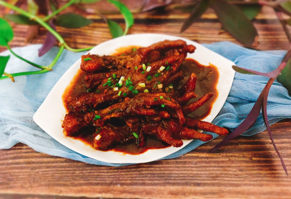 Braised Chicken Feet（红烧凤爪）