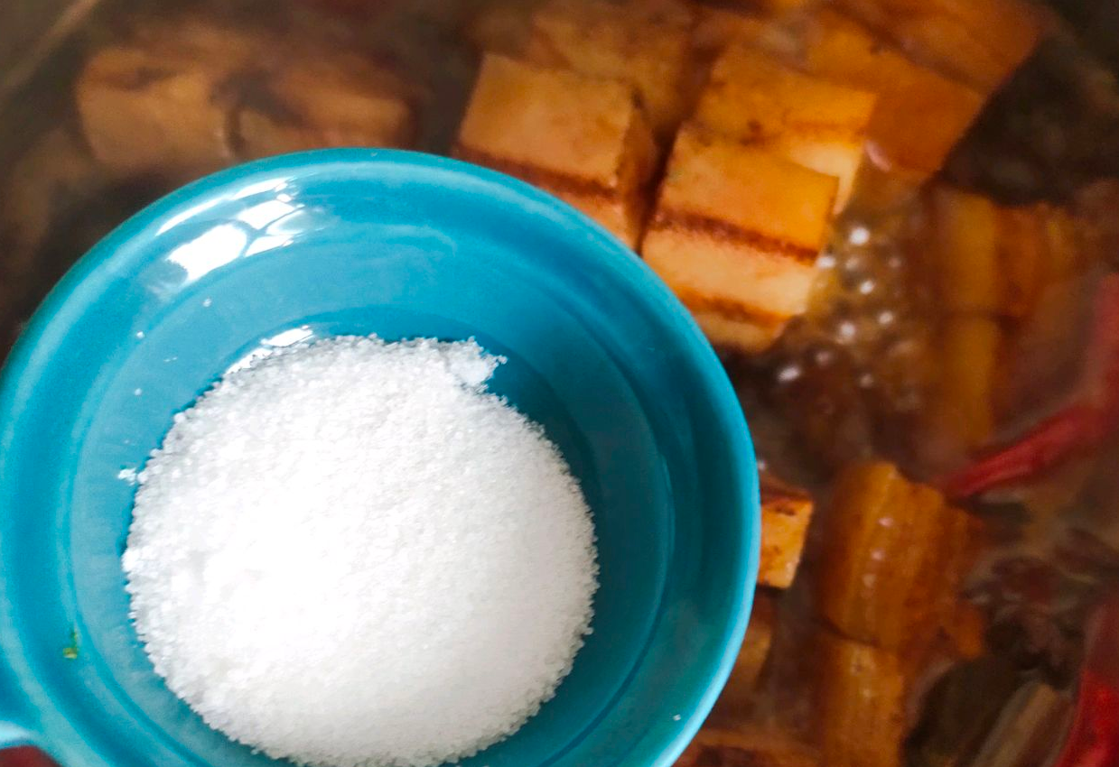 Boil pork belly, add salt, simmer on low for 40-60 minutes for tender flavor absorption.