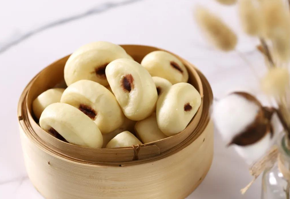 Milky Red Bean Paste Buns（奶香豆沙小馒头）