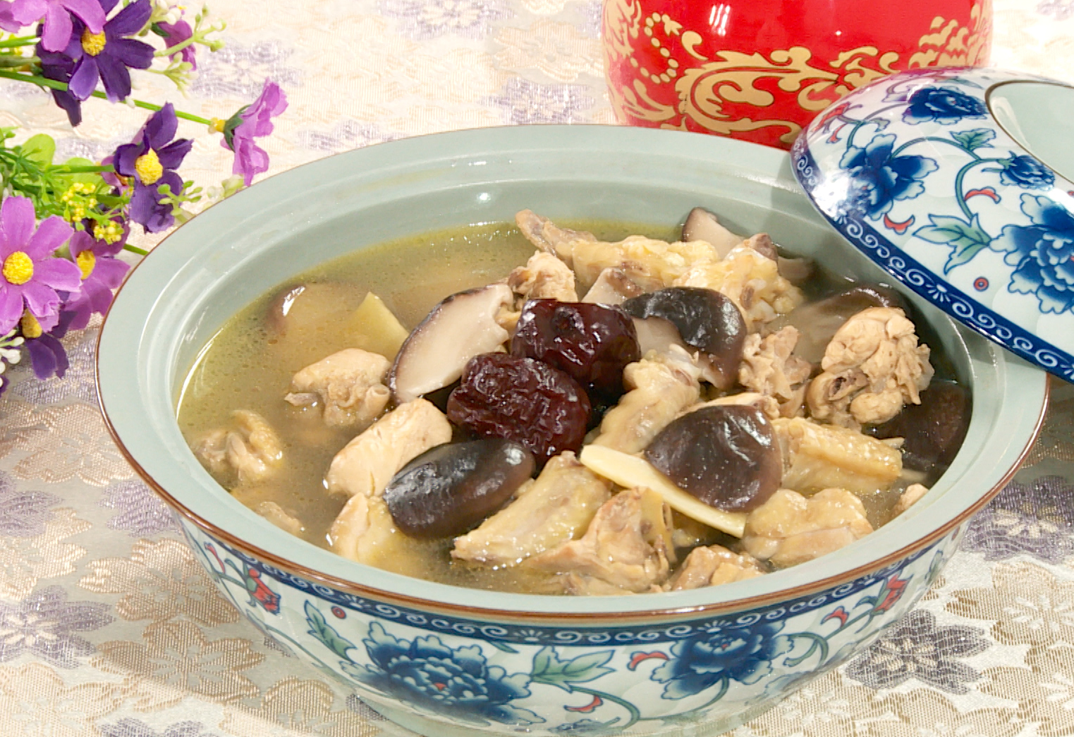 Chicken Soup with Shiitake Mushroom