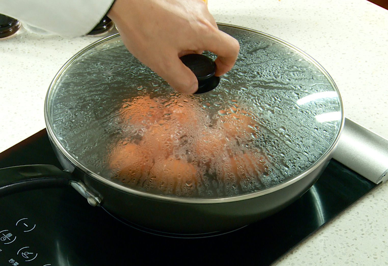 Instructions for boiling eggs: Bring water to boil, add eggs, cover pot, boil for 10 minutes.