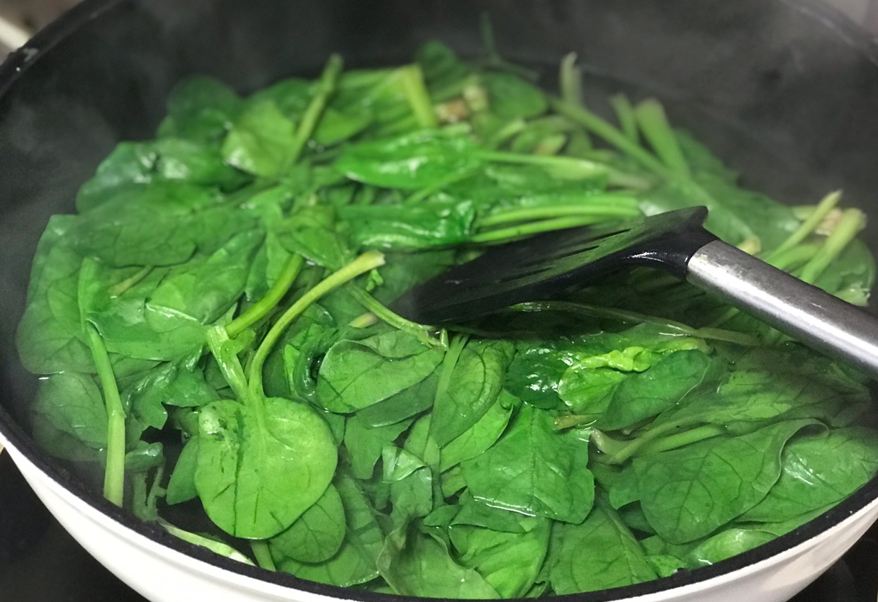 Blanch 150g spinach for 10 secs to enhance tenderness and flavor.