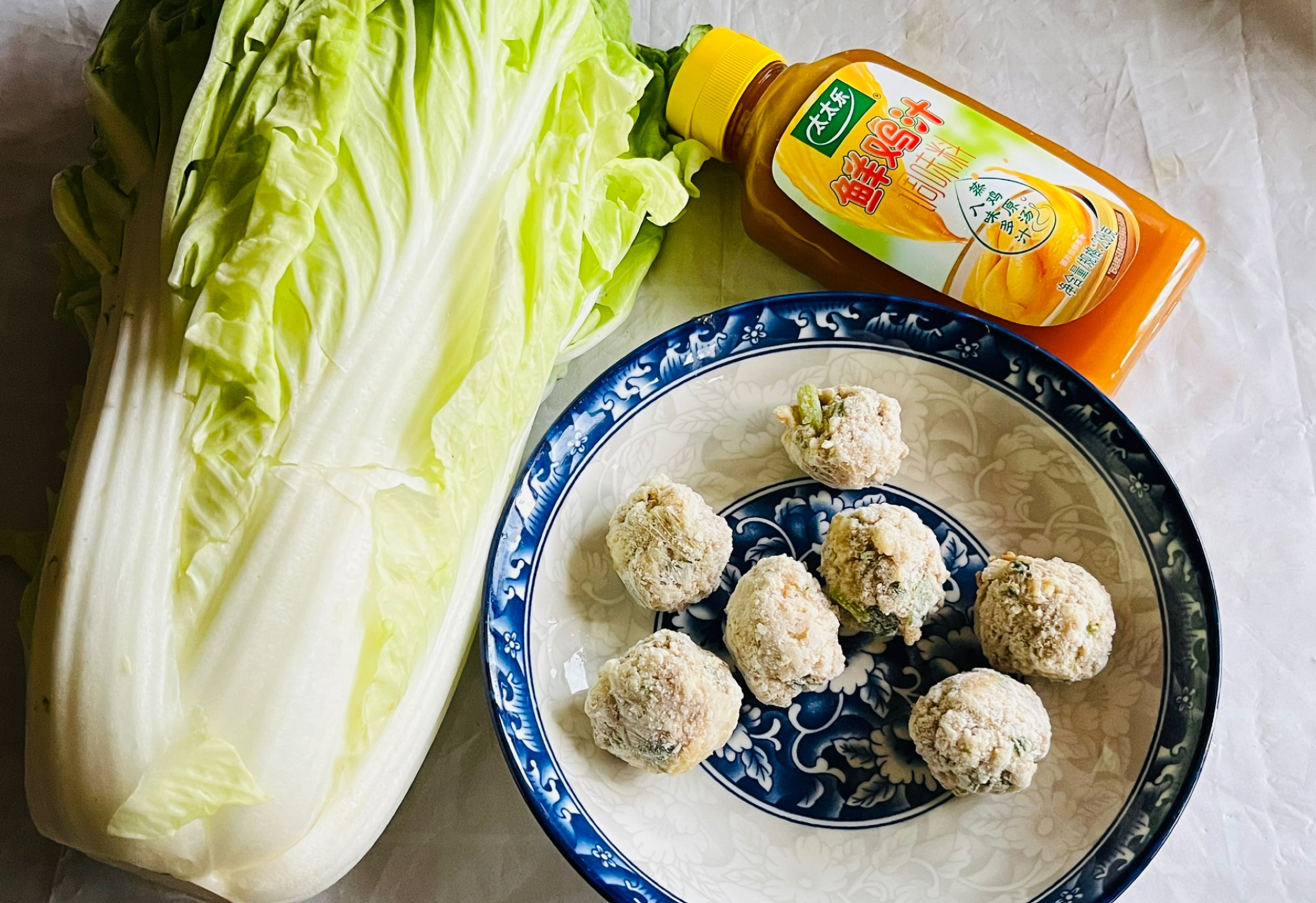 Clean 250g of Napa cabbage for preparation.