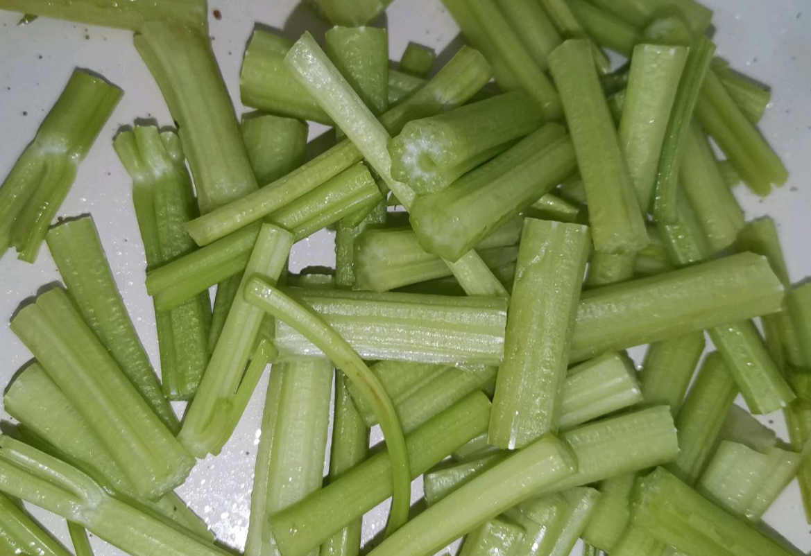 Instructions to prepare side ingredients: celery, rice cakes, and sausage.