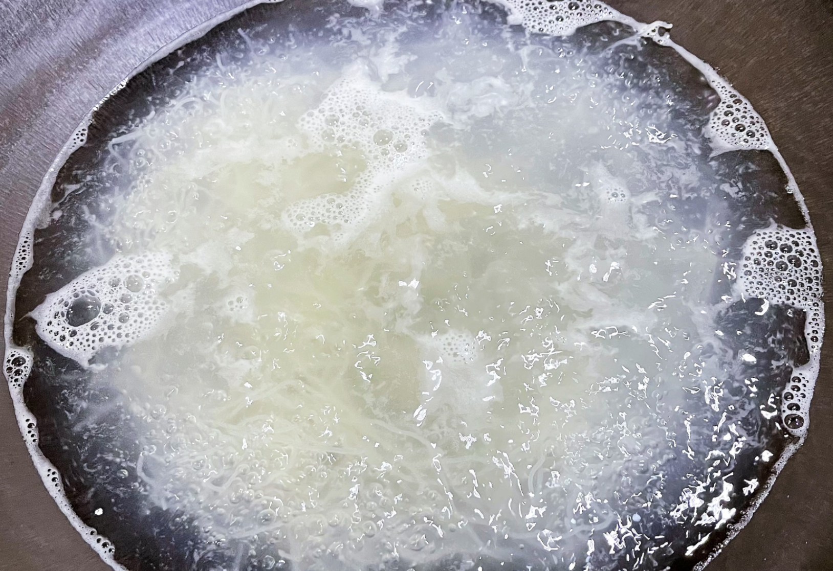 Pre-treat rice noodles by boiling for 3 minutes to avoid softening too much.