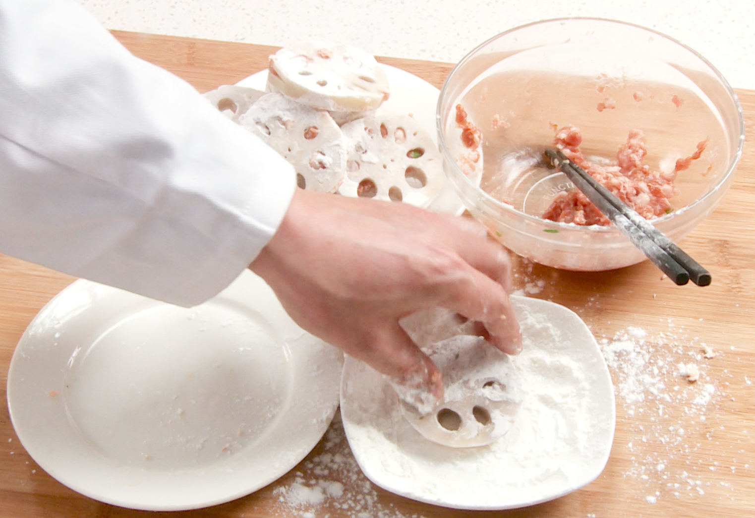 Instructions to assemble Lotus Root Sandwiches with pork filling.