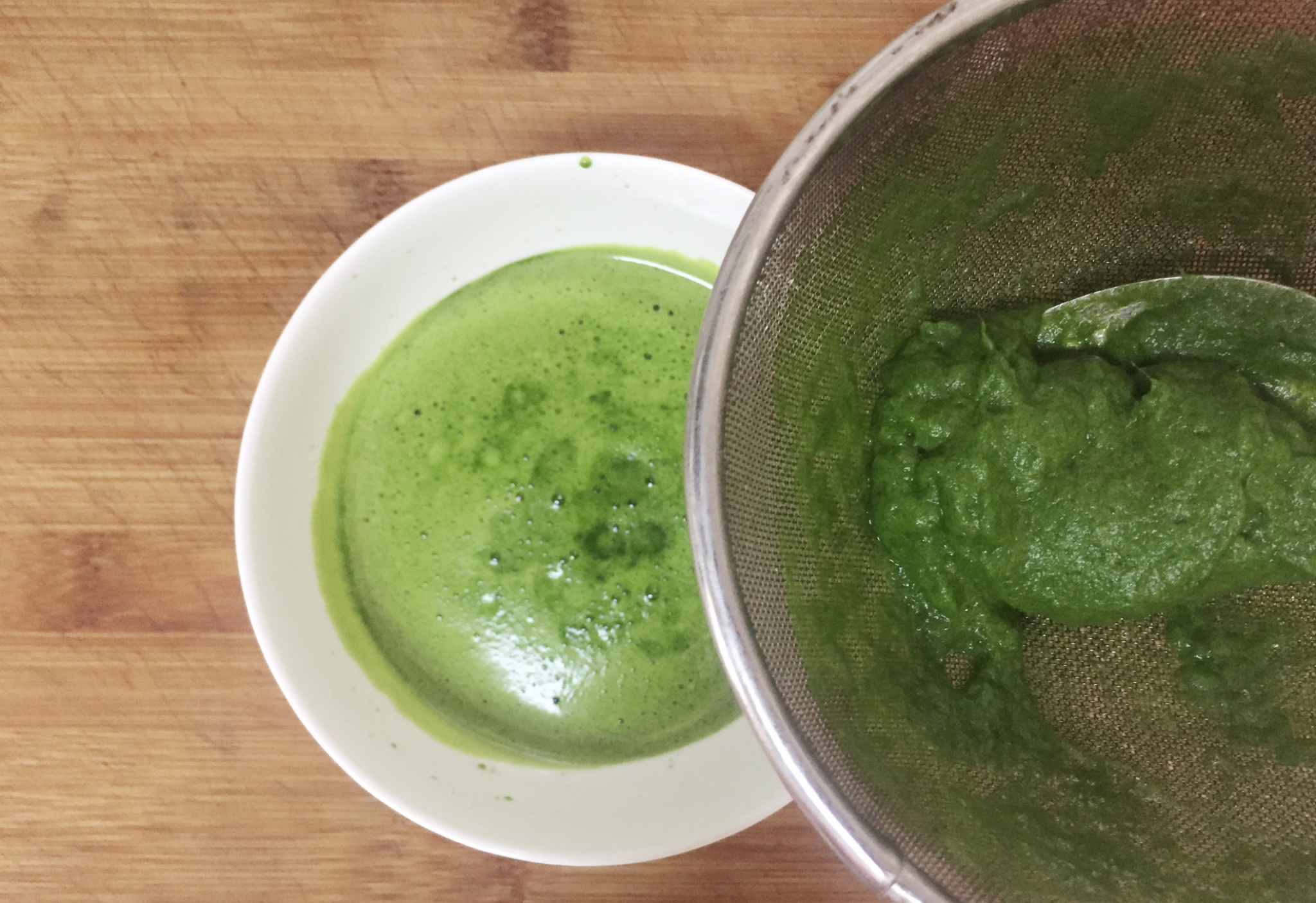 Juice preparation: Wash 100g spinach, blend with 30ml water in juicer.