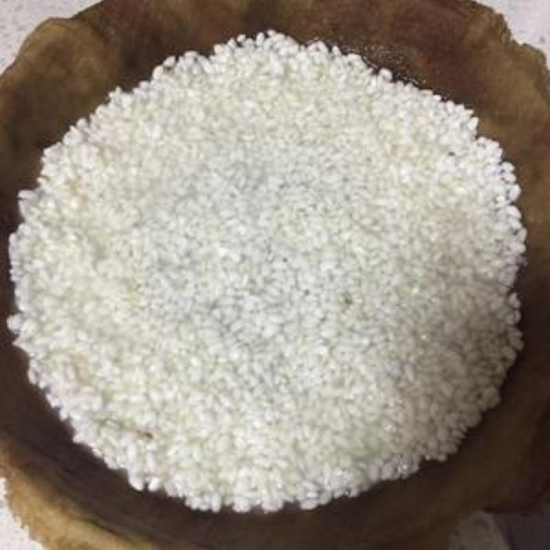 Soak sticky rice for 2 hours, then drain and transfer to a shallow dish with water.