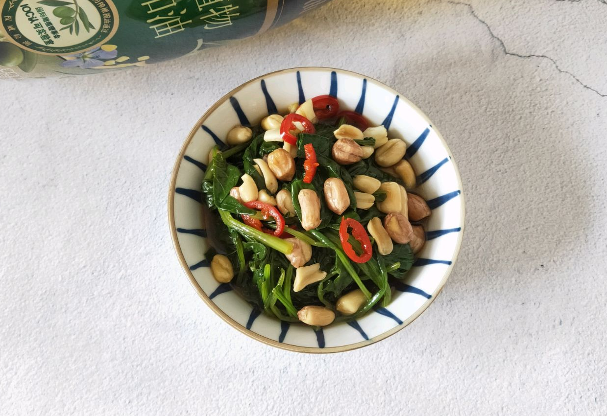 Chinese Spinach and Peanut Salad