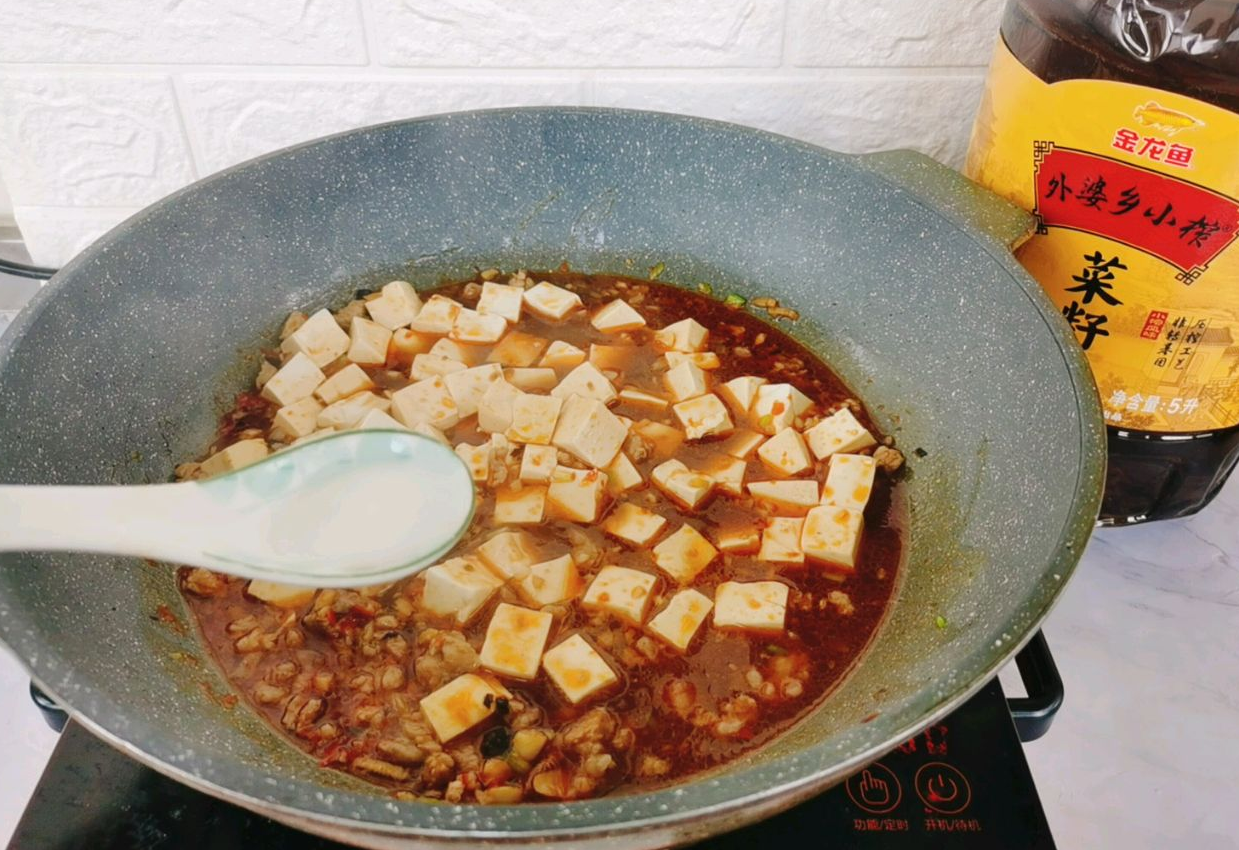 Incorporate cornstarch mixture slowly, stirring for 3 minutes.