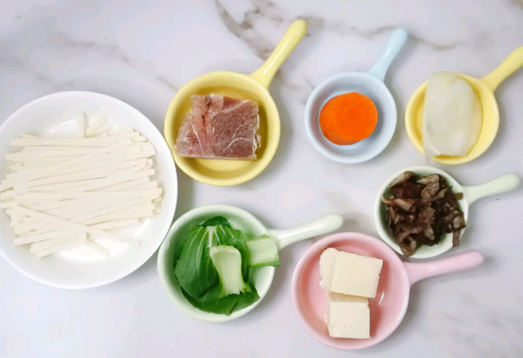 Tips for preparing tofu stir-fry, recommending ingredients substitutions.