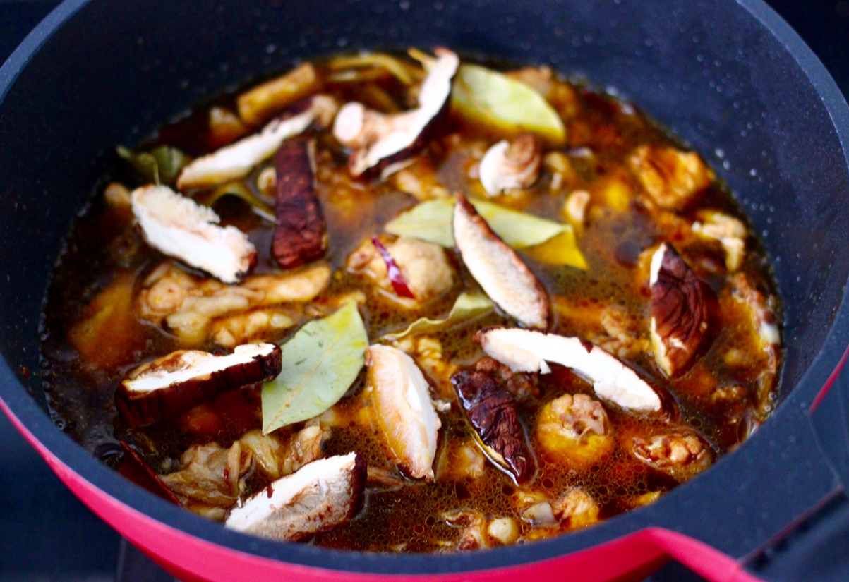 chicken,shiitake mushrooms,bay leaves