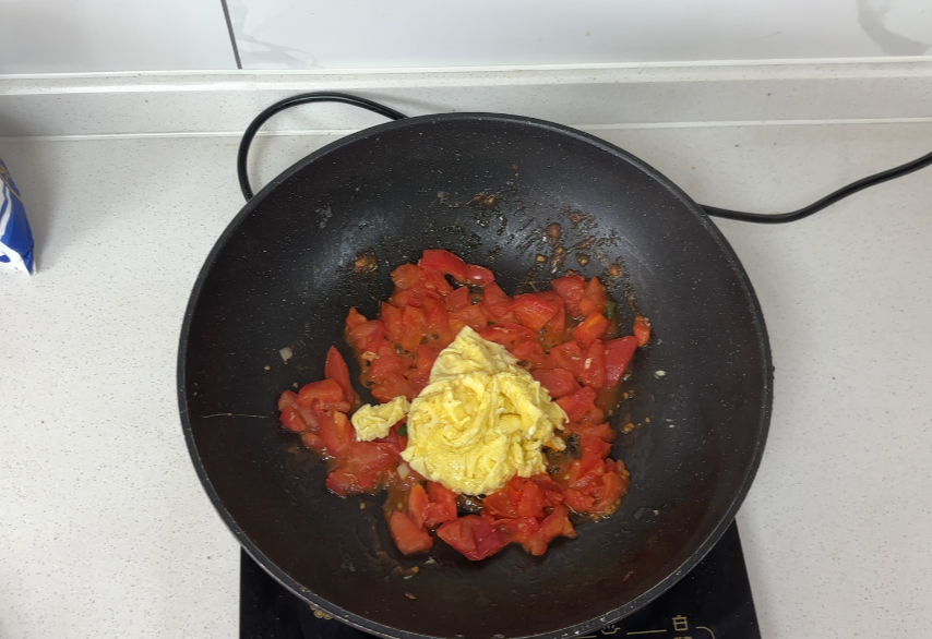 tomatoes and eggs