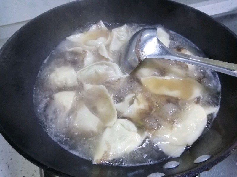 Cook wontons