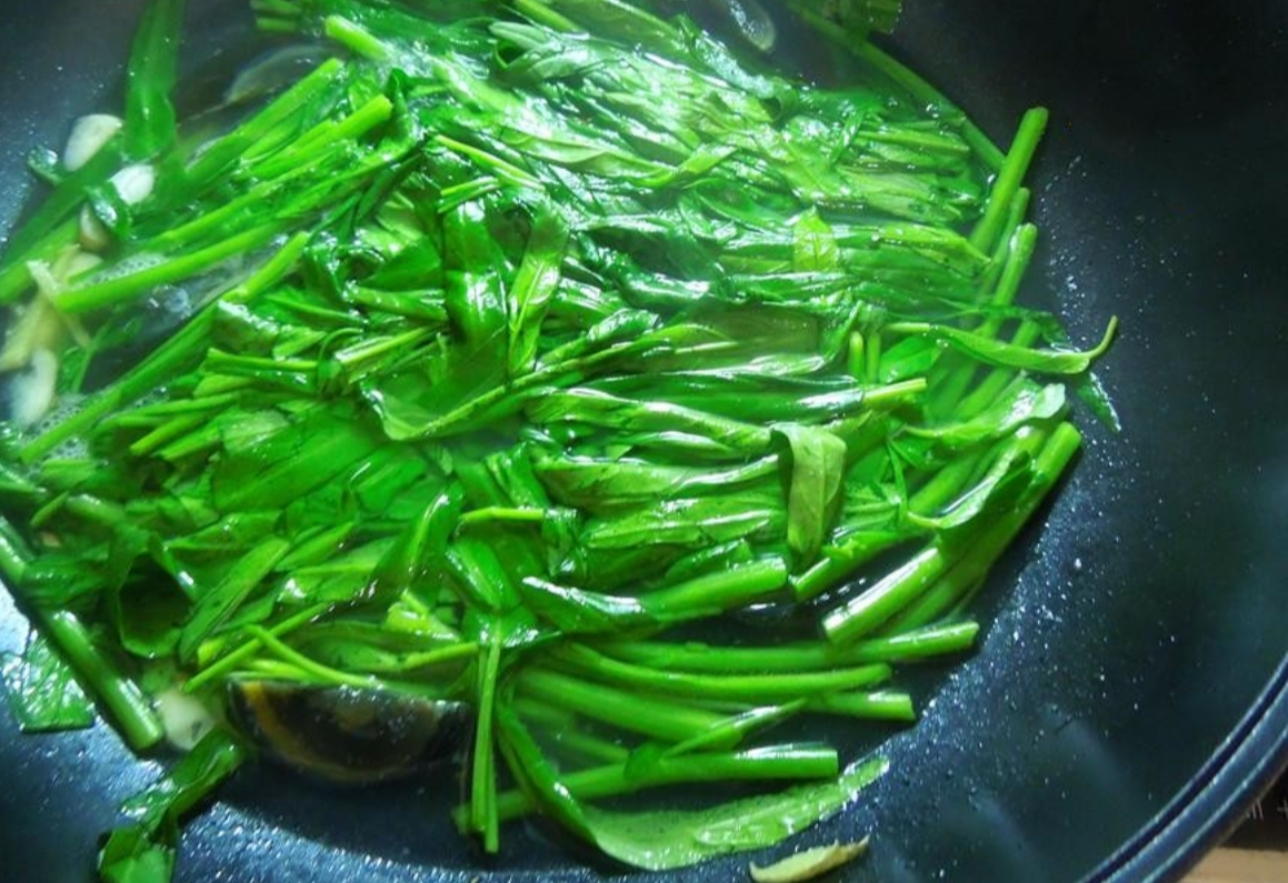 water spinach soup