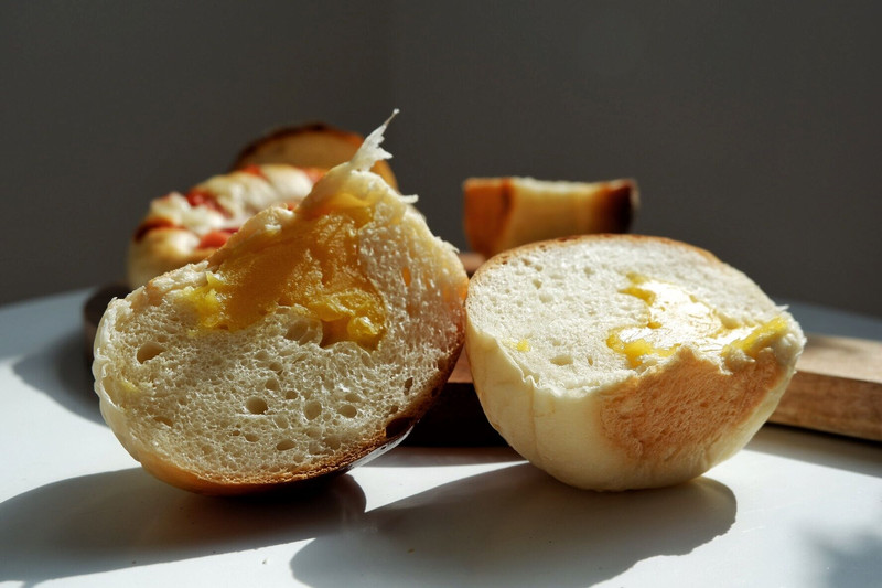 Baked Creamy Egg Yolk Bun