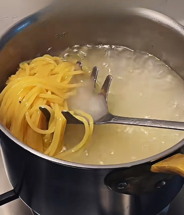 Cook the noodles