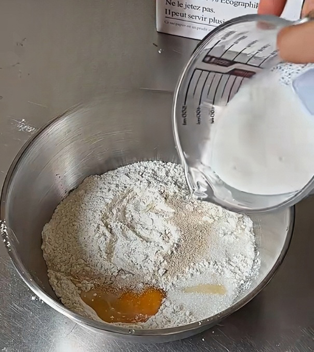 In a bowl, combine bread flour